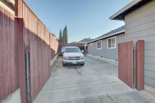 3340 Henderson Wy, Medford, OR 97504 - Photo 3