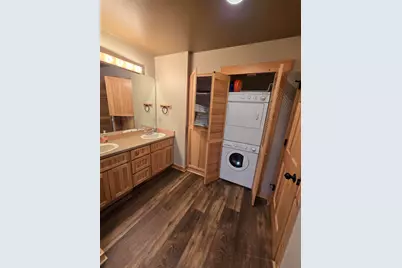 8861 Cliff Swallow Drive, Redmond, OR 97756 - Photo 17