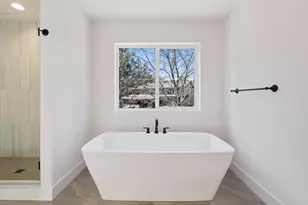 61185 SE Wagyu Dr, Bend, OR 97702 - Photo 21