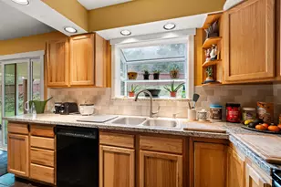 450 Crestview Loop, Grants Pass, OR 97527 - Photo 11