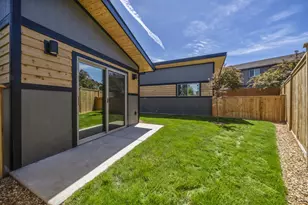 2010 SW Reindeer Ave, Redmond, OR 97756 - Photo 63