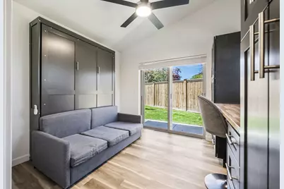 2010 SW Reindeer Avenue, Redmond, OR 97756 - Photo 11