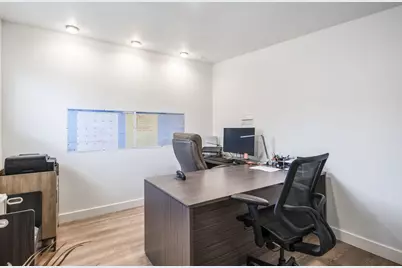 2010 SW Reindeer Avenue, Redmond, OR 97756 - Photo 35