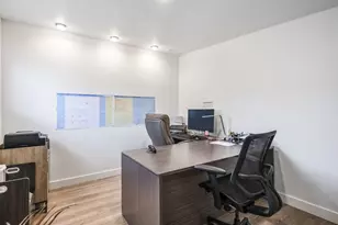 2010 SW Reindeer Ave, Redmond, OR 97756 - Photo 35