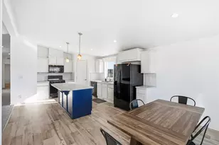 [Address not provided], Phoenix, OR 97535 - Photo 11