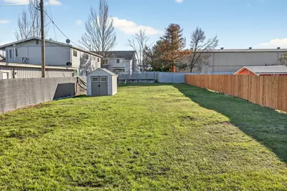 620 Berrydale Avenue, Medford, OR 97501 - Photo 3