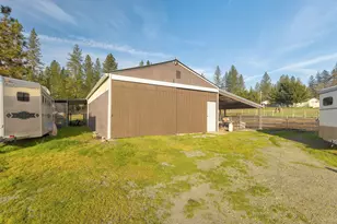 3990 Jerome Prairie Rd, Grants Pass, OR 97527 - Photo 25