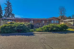 1061 Lee Roze Ln, Grants Pass, OR 97527 - Photo 3