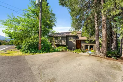 956 NE Beacon Drive, Grants Pass, OR 97526 - Photo 3