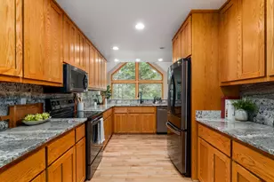 700 Rancho Vista Dr, Grants Pass, OR 97526 - Photo 13