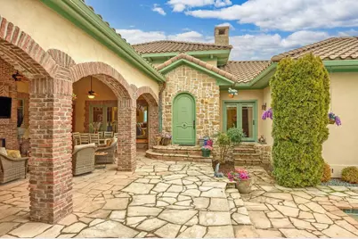 7762 Old Stage Road, Central Point, OR 97502 - Photo 3