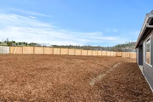 1159 Pumpkin Ridge Dr, Eagle Point, OR 97524 - Photo 37