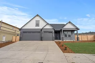 1159 Pumpkin Ridge Dr, Eagle Point, OR 97524 - Photo 3