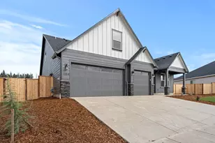 1159 Pumpkin Ridge Dr, Eagle Point, OR 97524 - Photo 1