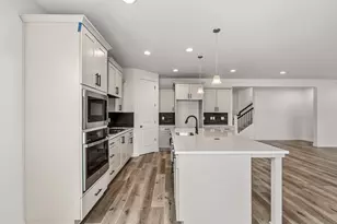 1159 Pumpkin Ridge Dr, Eagle Point, OR 97524 - Photo 9