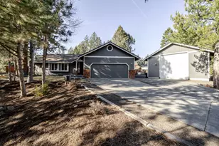 60625 Newcastle Dr, Bend, OR 97702 - Photo 3