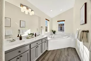 267 Meadow Dr, Ashland, OR 97520 - Photo 27