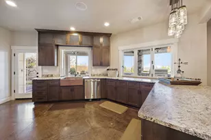 80 Placer Hill Dr, Jacksonville, OR 97530 - Photo 77