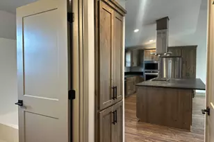 551 SE Holly St, Prineville, OR 97754 - Photo 11