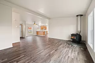 682 SE 10th St, Madras, OR 97741 - Photo 9