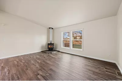 682 SE 10th Street, Madras, OR 97741 - Photo 7