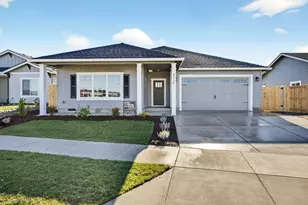 3758 Carlin Dr, Medford, OR 97504 - Photo 1