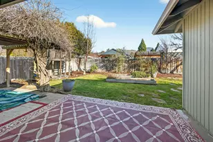 3030 Adams Cir, Medford, OR 97504 - Photo 35