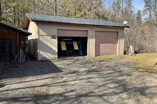 10250 Sterling Creek Rd, Jacksonville, OR 97530 - Photo 11