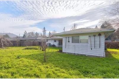 714 NE Riddle Drive, Grants Pass, OR 97526 - Photo 29