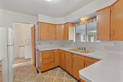714 NE Riddle Drive, Grants Pass, OR 97526 - Photo 5