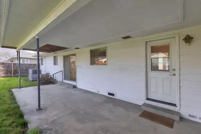 714 NE Riddle Drive, Grants Pass, OR 97526 - Photo 19