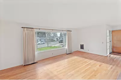 714 NE Riddle Drive, Grants Pass, OR 97526 - Photo 9