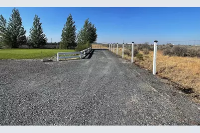 87722 Pinion Lane, Christmas Valley, OR 97641 - Photo 33