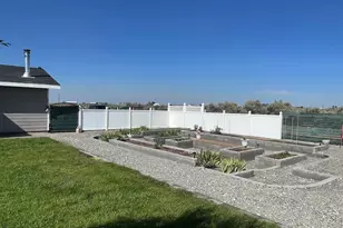 87722 Pinion Ln, Christmas Valley, OR 97641 - Photo 25