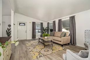 555 Freeman Rd, Central Point, OR 97502 - Photo 3