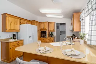 555 Freeman Rd, Central Point, OR 97502 - Photo 7