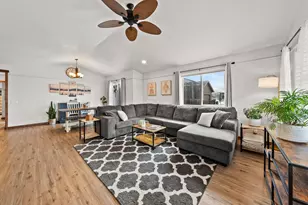 21387 Starling Dr, Bend, OR 97701 - Photo 5