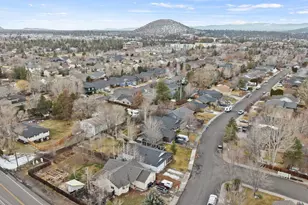 21387 Starling Dr, Bend, OR 97701 - Photo 35