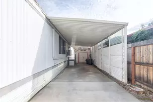 318 Sandlewood Dr, Grants Pass, OR 97526 - Photo 3