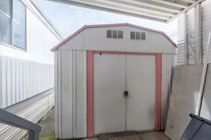 318 Sandlewood Dr, Grants Pass, OR 97526 - Photo 23