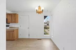 1965 Page St, Medford, OR 97504 - Photo 5