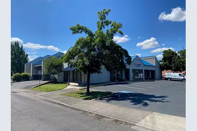 1085 Royal Court, Medford, OR 97504 - Photo 3