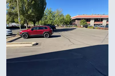 1085 Royal Court, Medford, OR 97504 - Photo 13