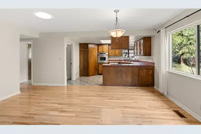 1240 Westmont Drive, Jacksonville, OR 97530 - Photo 11