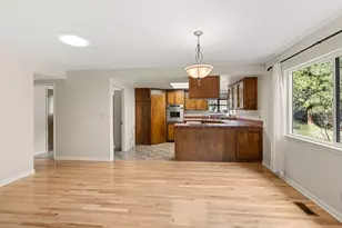 1240 Westmont Dr, Jacksonville, OR 97530 - Photo 11