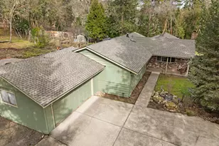 1240 Westmont Dr, Jacksonville, OR 97530 - Photo 39