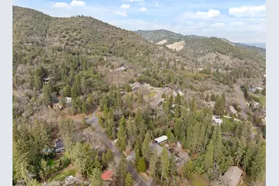 1240 Westmont Drive, Jacksonville, OR 97530 - Photo 51