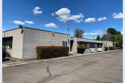 1175 Royal Avenue, Medford, OR 97504 - Photo 3