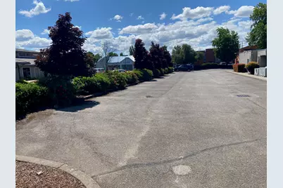 1175 Royal Avenue, Medford, OR 97504 - Photo 7