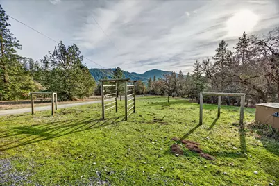 442 Tenney Drive, Rogue River, OR 97537 - Photo 25